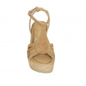 Sandalo da donna in camoscio beige con cinturino e zeppa 9 - Misure disponibili: 42