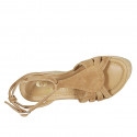 Sandalo da donna in camoscio beige con cinturino e zeppa 9 - Misure disponibili: 42